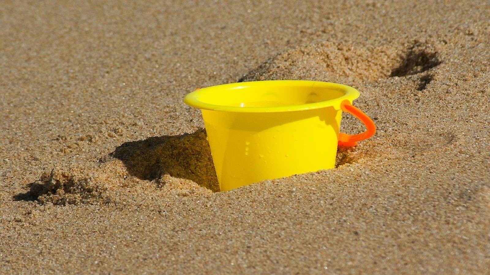 SandBucket.JPG